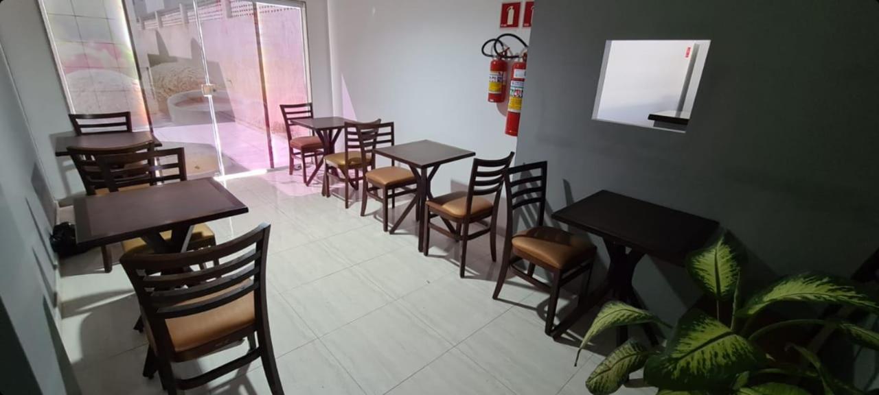 Petro Hotel Candeias Candeias  Buitenkant foto