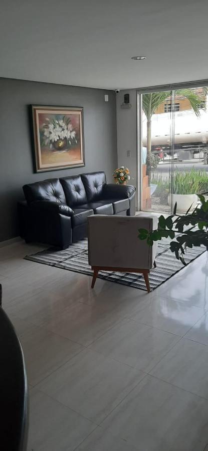Petro Hotel Candeias Candeias  Buitenkant foto